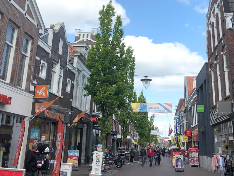 Elke eerste zondag van de maand bruist de Sneker binnenstad!